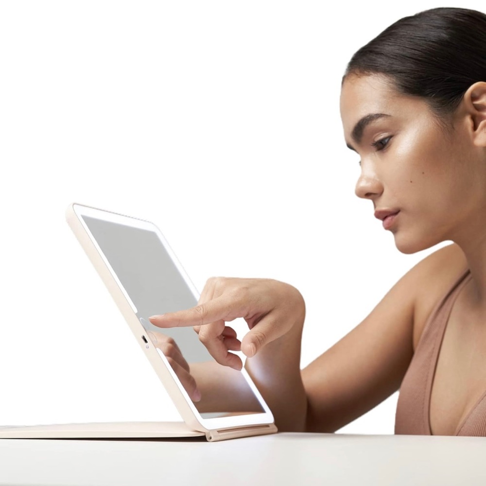 Vanity Planet Pose LED Travel Mirror